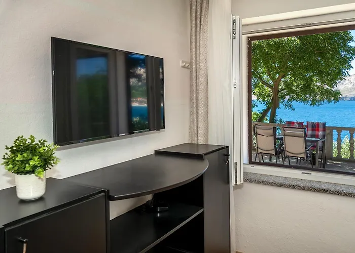 Igor With Terrace And Sea View *