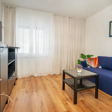 Igor 2 With Terrace And Sea View Apartment