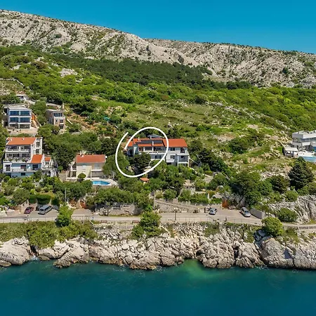 Igor 2 With Terrace And Sea View