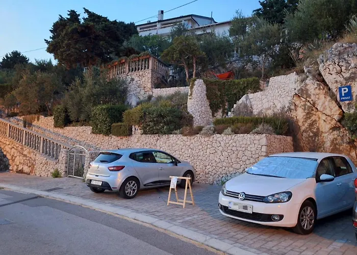 Igor With Terrace And Sea View דירה